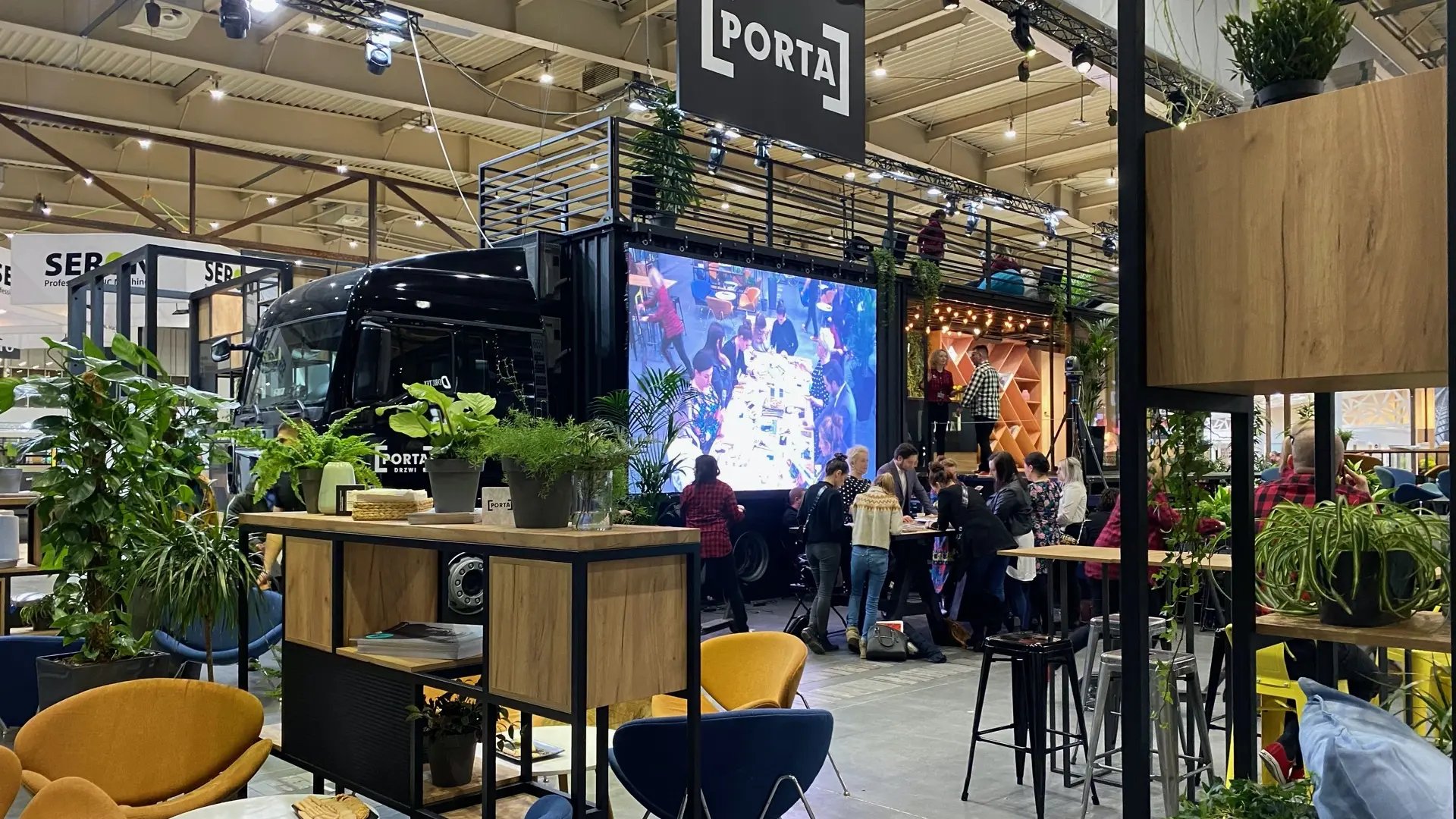 Ekran LED sPX  na stosiku targowym 3