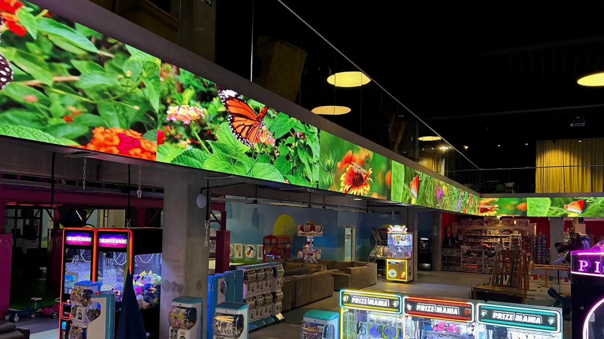 Ekrany led w sali zabaw 2