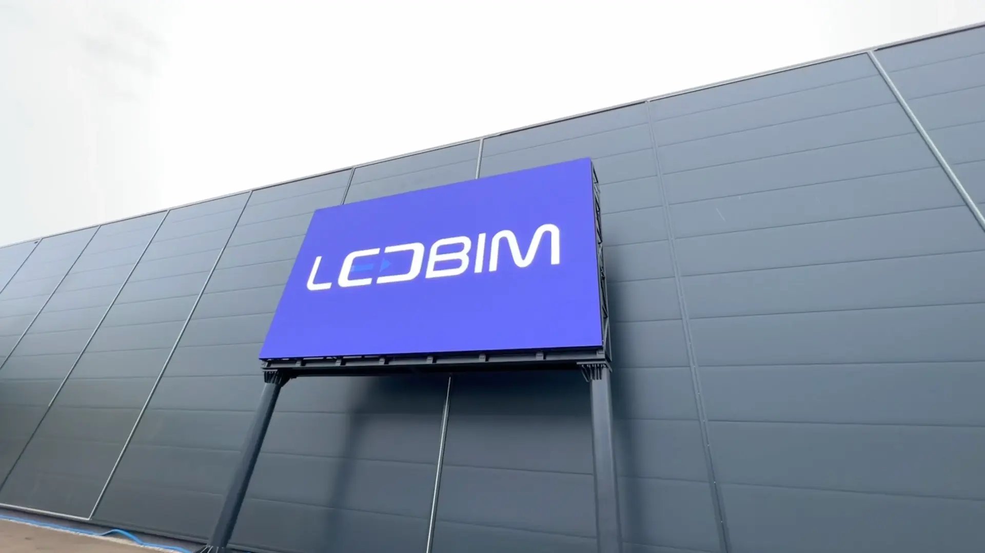 Telebim z konstrukcją 3